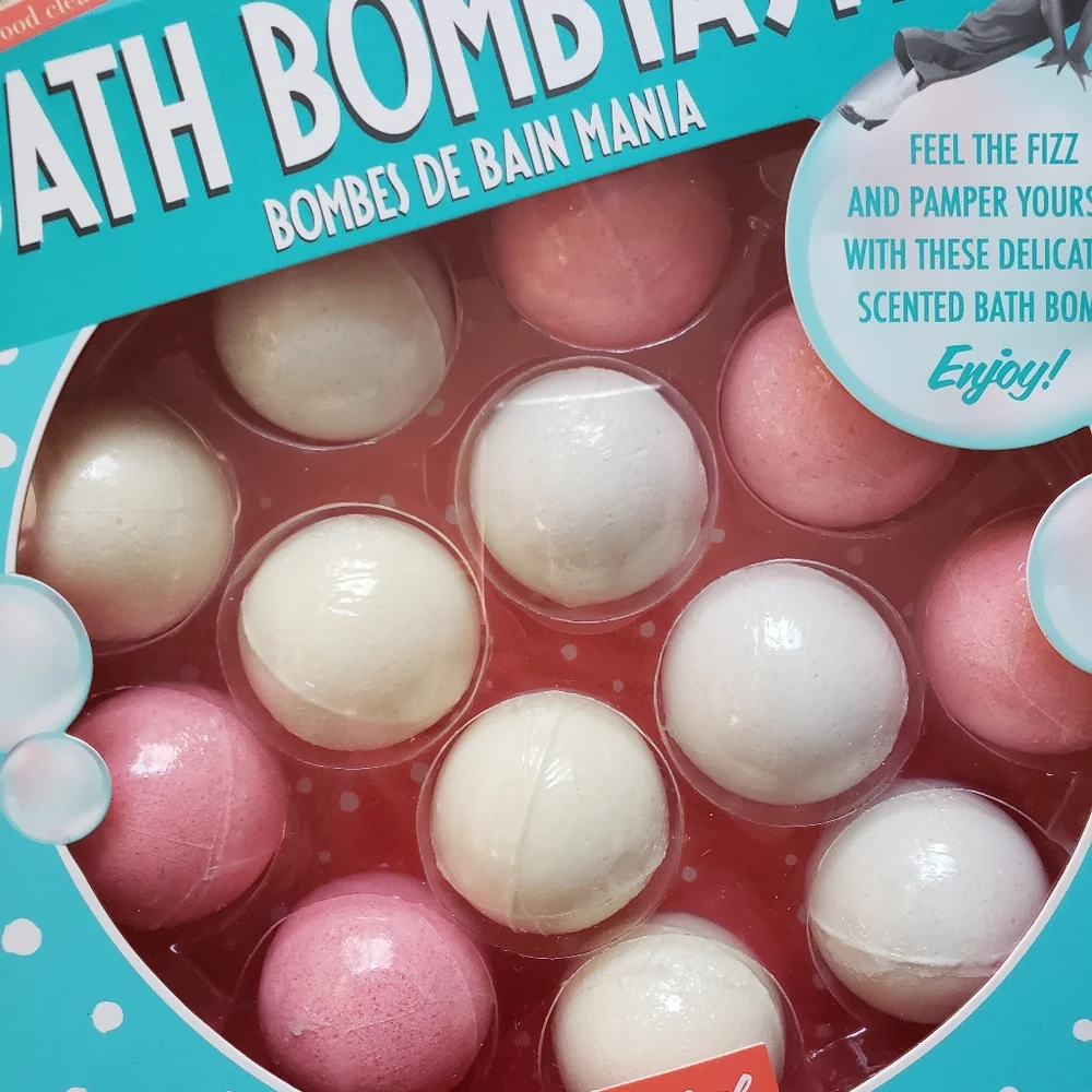 NWT Bath Bombastic Bath Bombs Set of 13